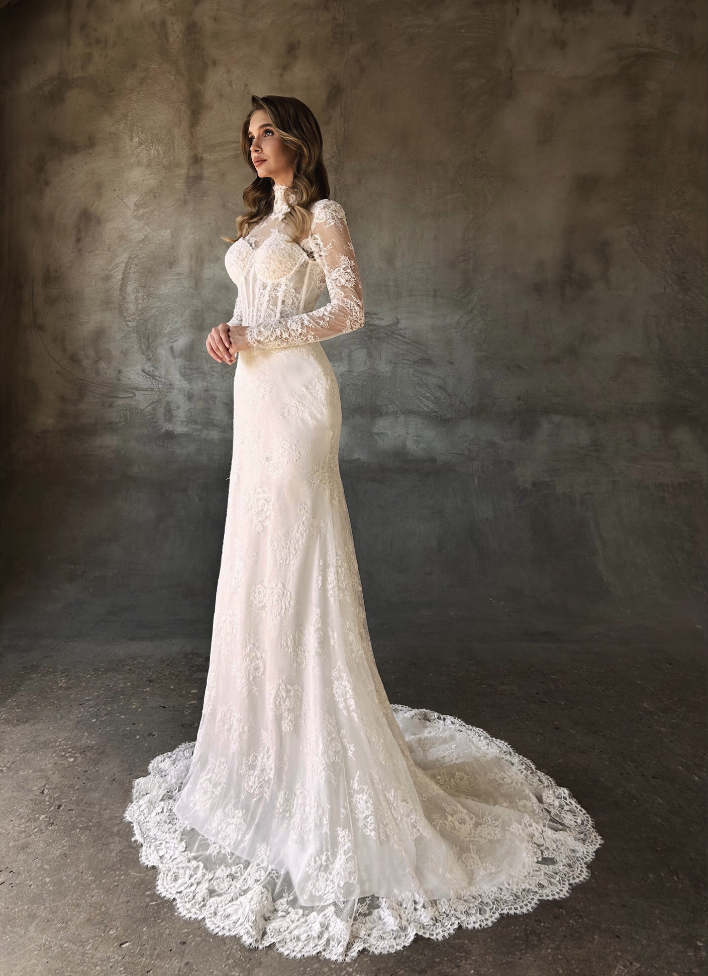 Madlen — side profile highlighting the structured corset bodice and slim lace skirt