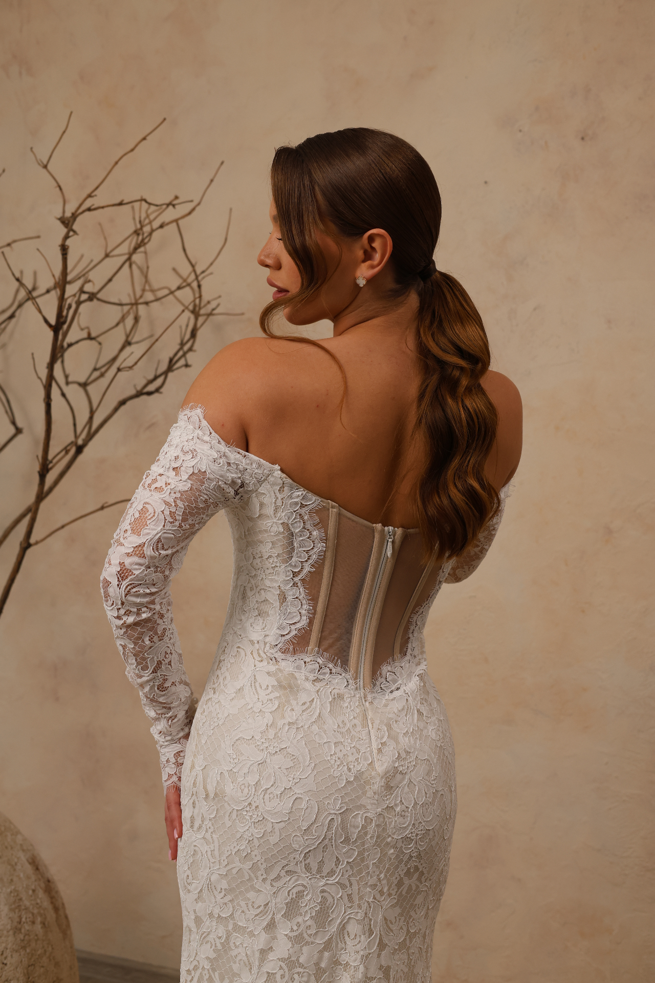 Berta — back corset detail