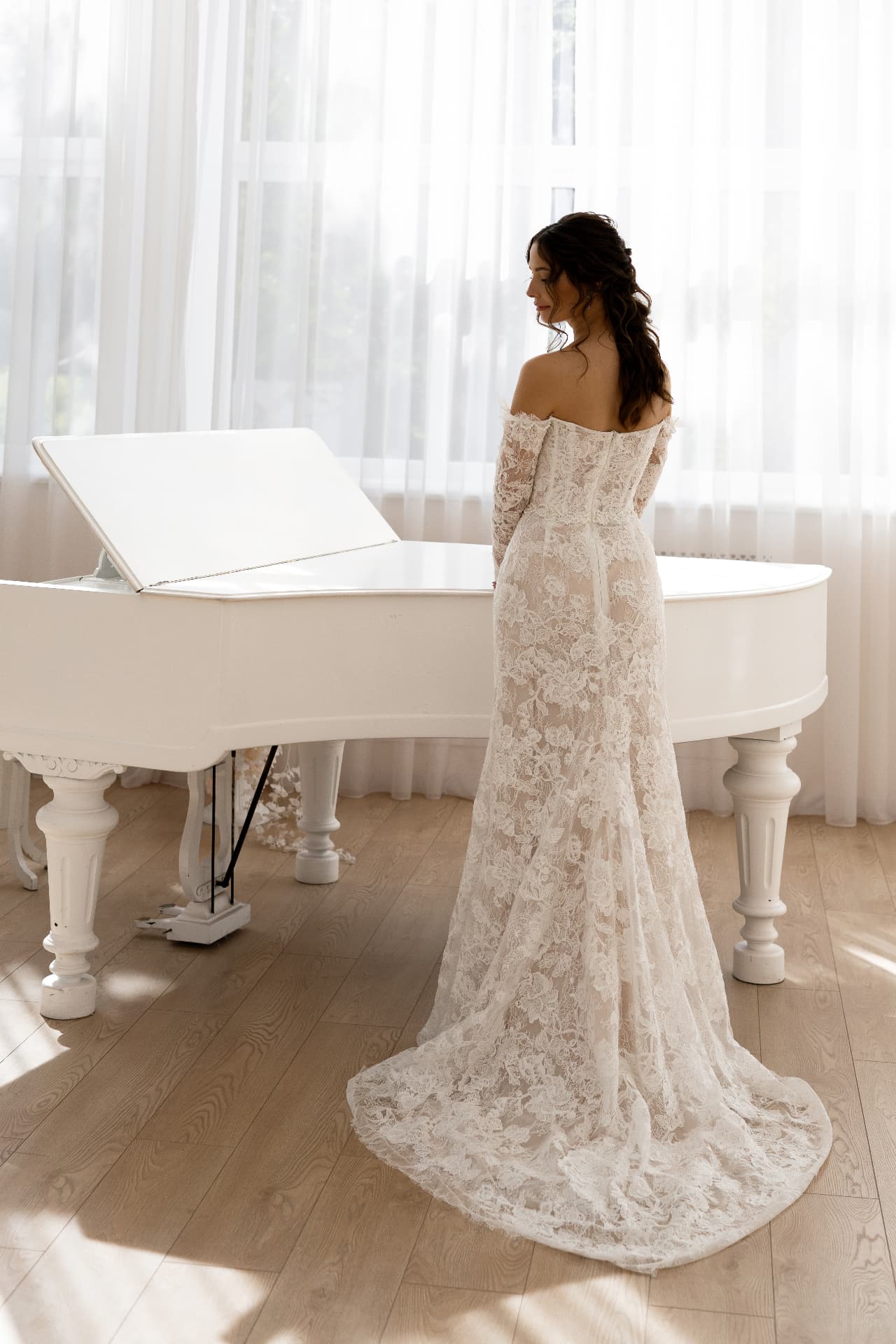IRIS — back view with low-cut back and floral lace train