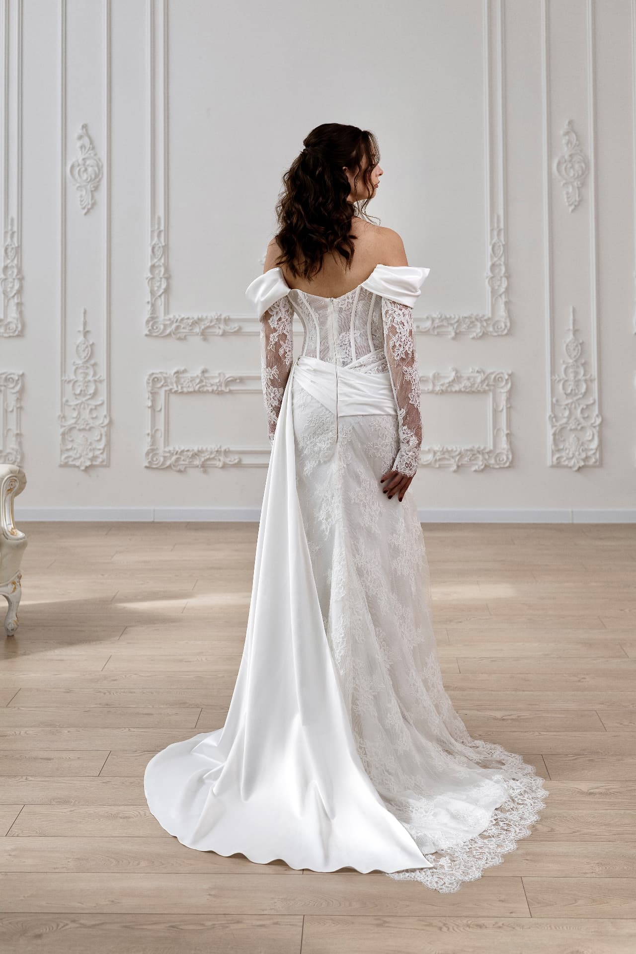 LETO — back view with flowing satin and lace train