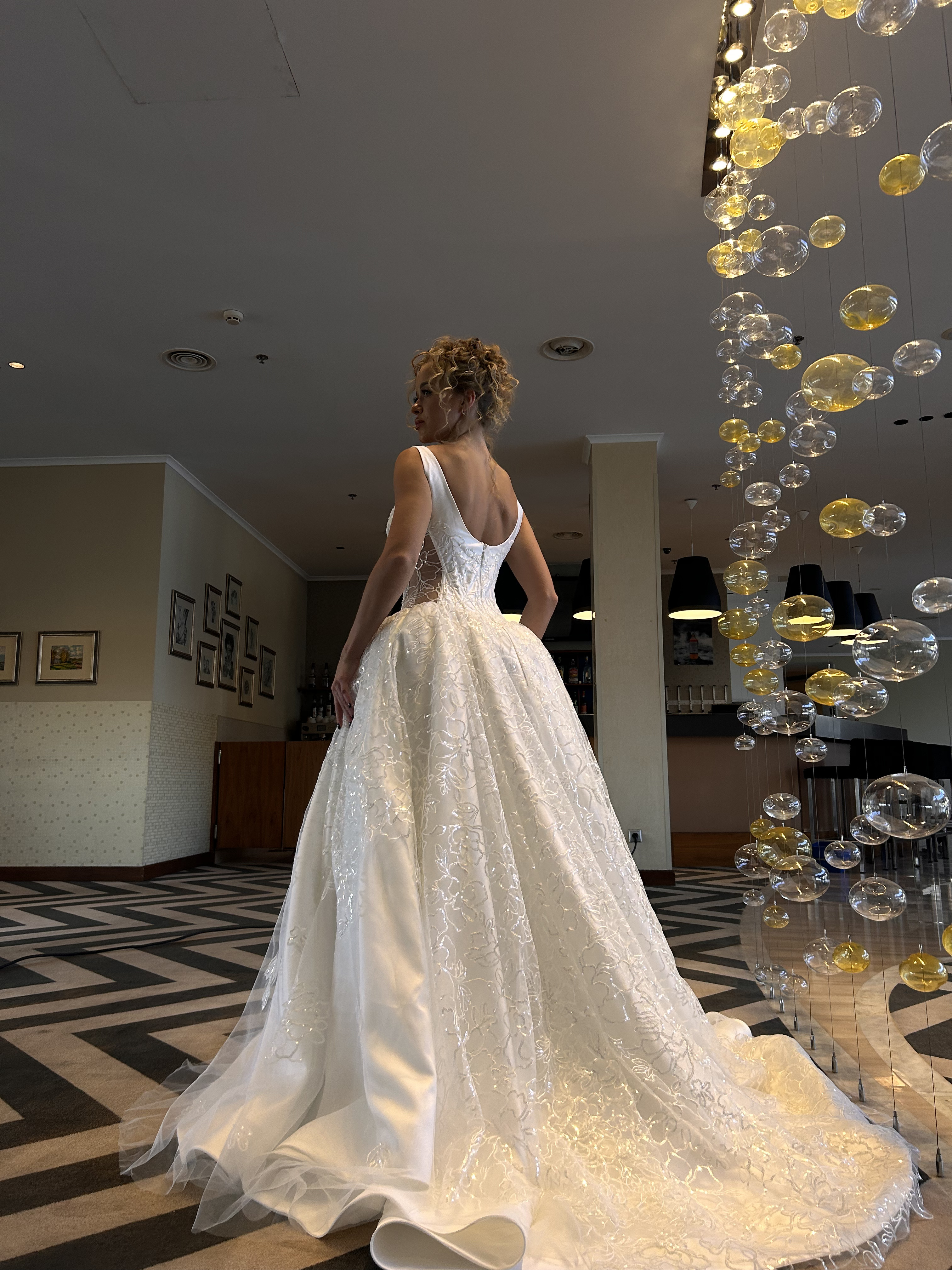 Magnolia — voluminous skirt with ethereal lace appliqué detail